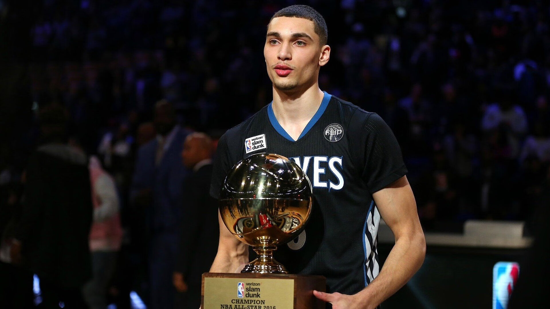 勇士带走国王，西亚卡姆稳定输出不掉线，一场天赋与韧性的终极较量